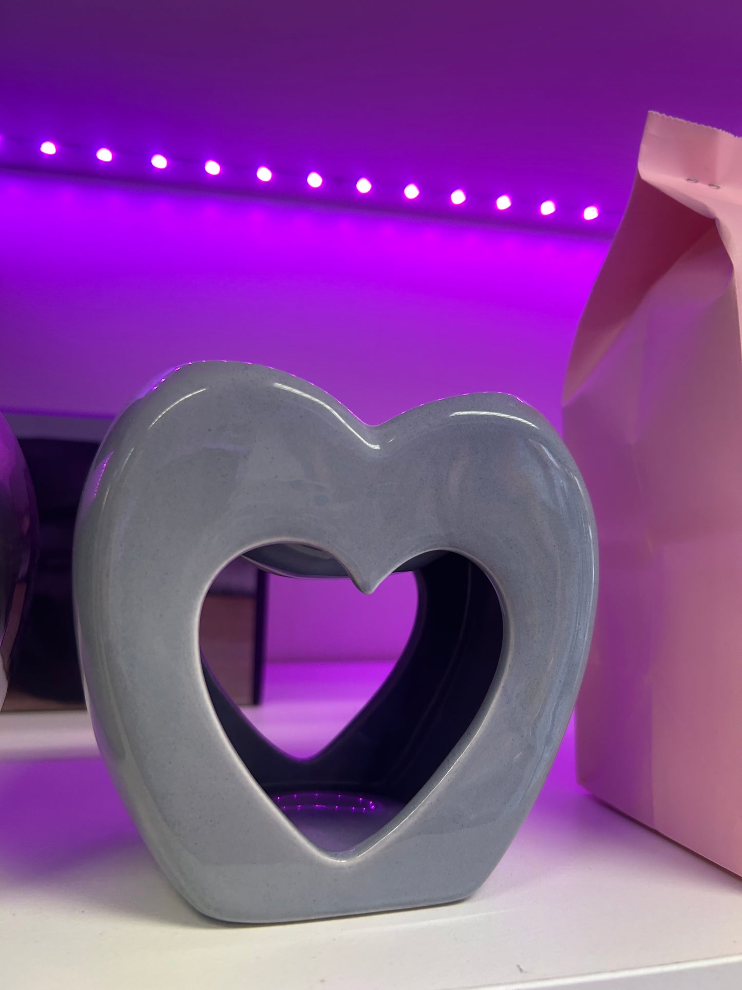 Grey heart tealight burner with one free wax tub