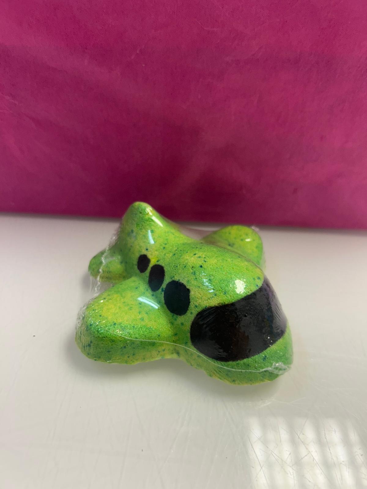 Aeroplane bath bomb