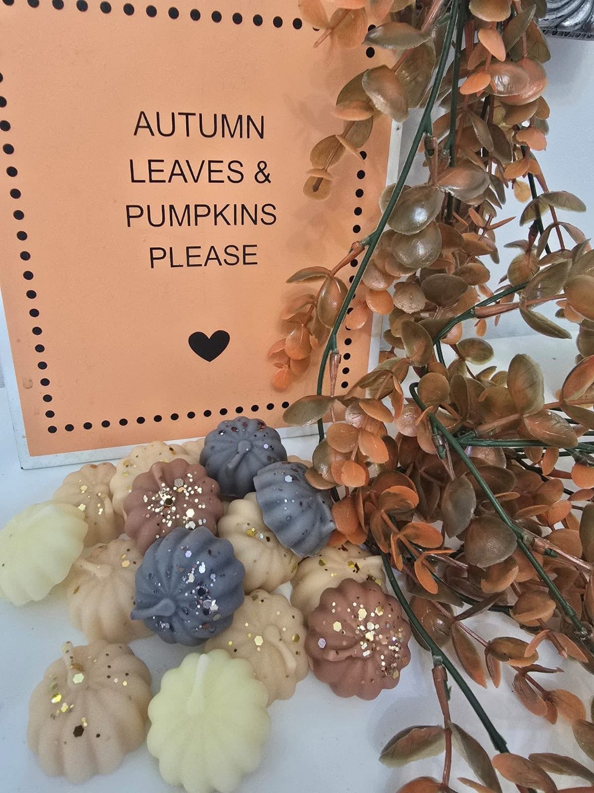 Wax melt pumpkins