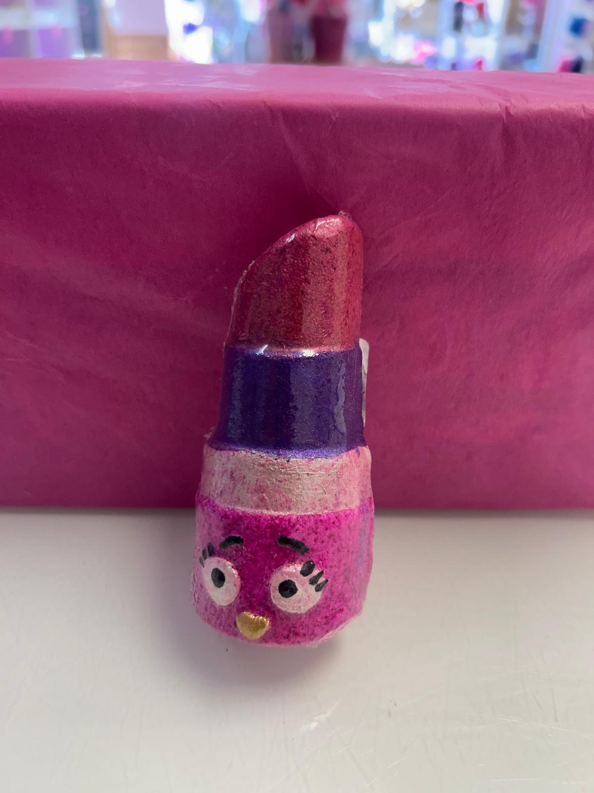 Lipstick bath bomb