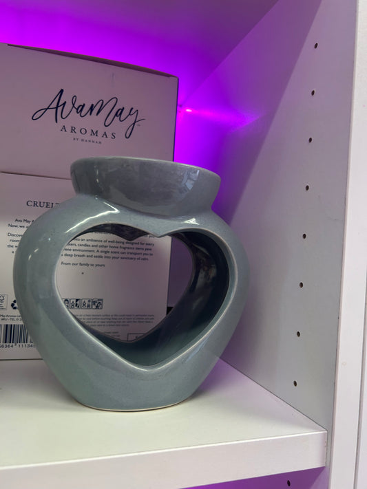 Grey heart tealight burner with one free wax tub