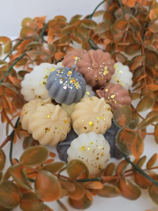 Wax melt pumpkins