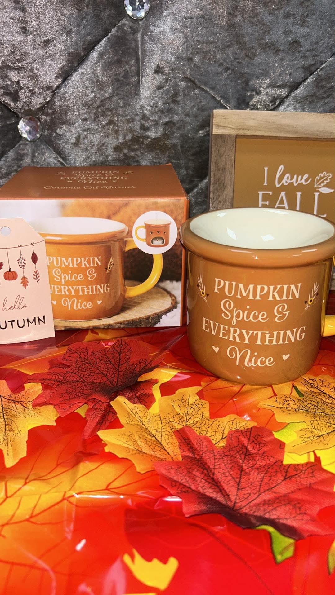 Pumpkin spice tealight burner with one free wax tub
