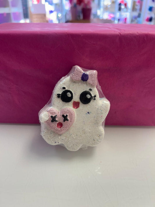 Cute ghost bath bomb