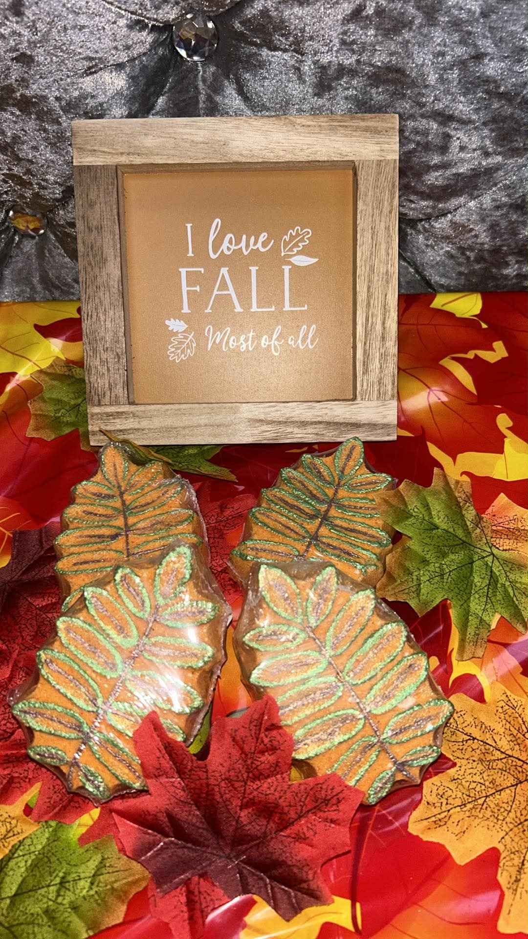 Autumn leaves bath bomb