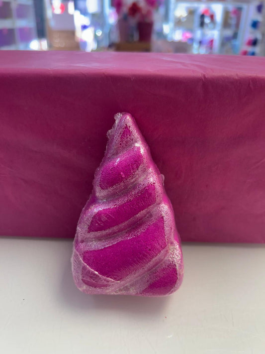 Unicorn horn bath bomb